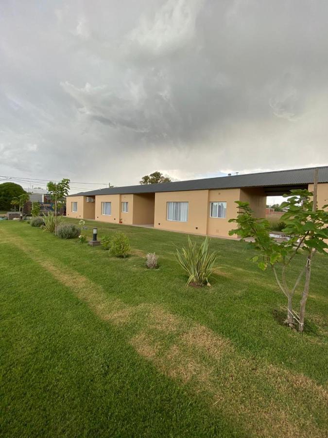 Las Catalpas Macachin  Exterior photo